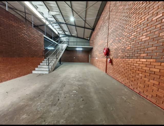 377M² WAREHOUSE TO LET IN ORMONDE